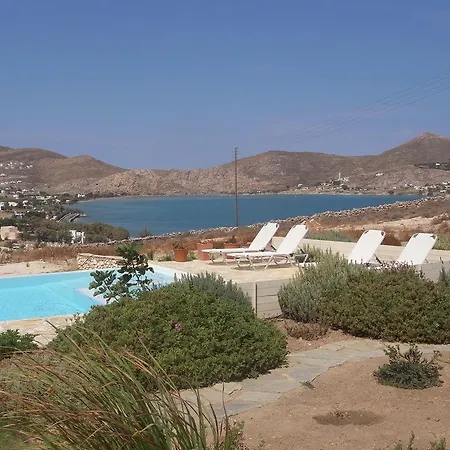 Villa Naousa Villa *