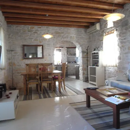 Villa Villa Naousa *