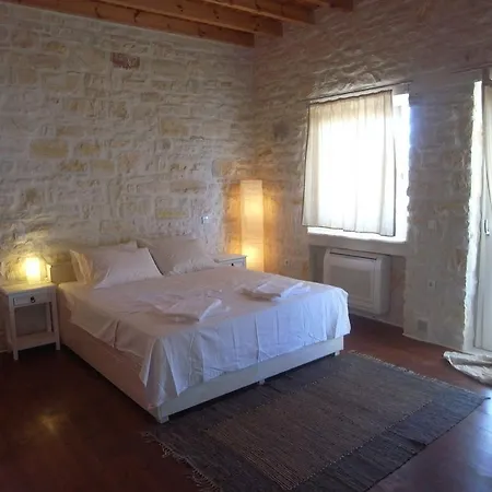 Villa Naousa Villa *