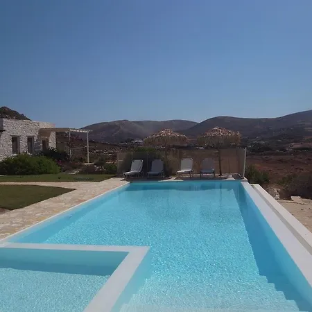 Villa Naousa *