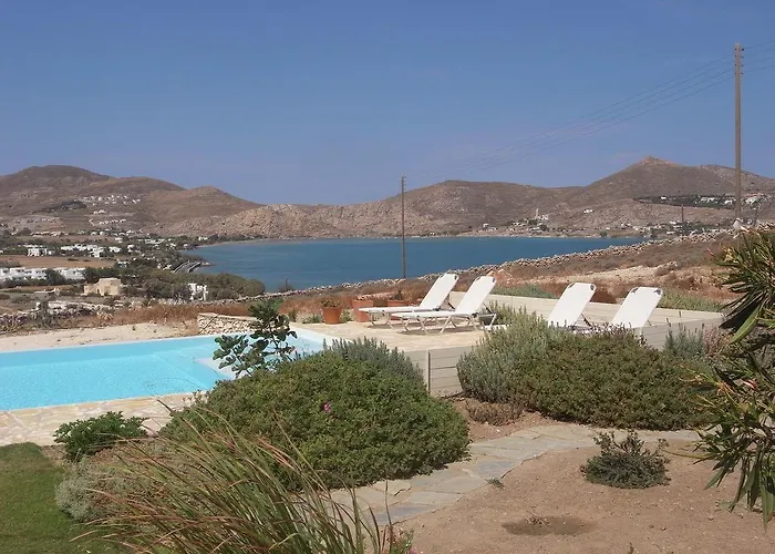 Villa Naousa Villa *